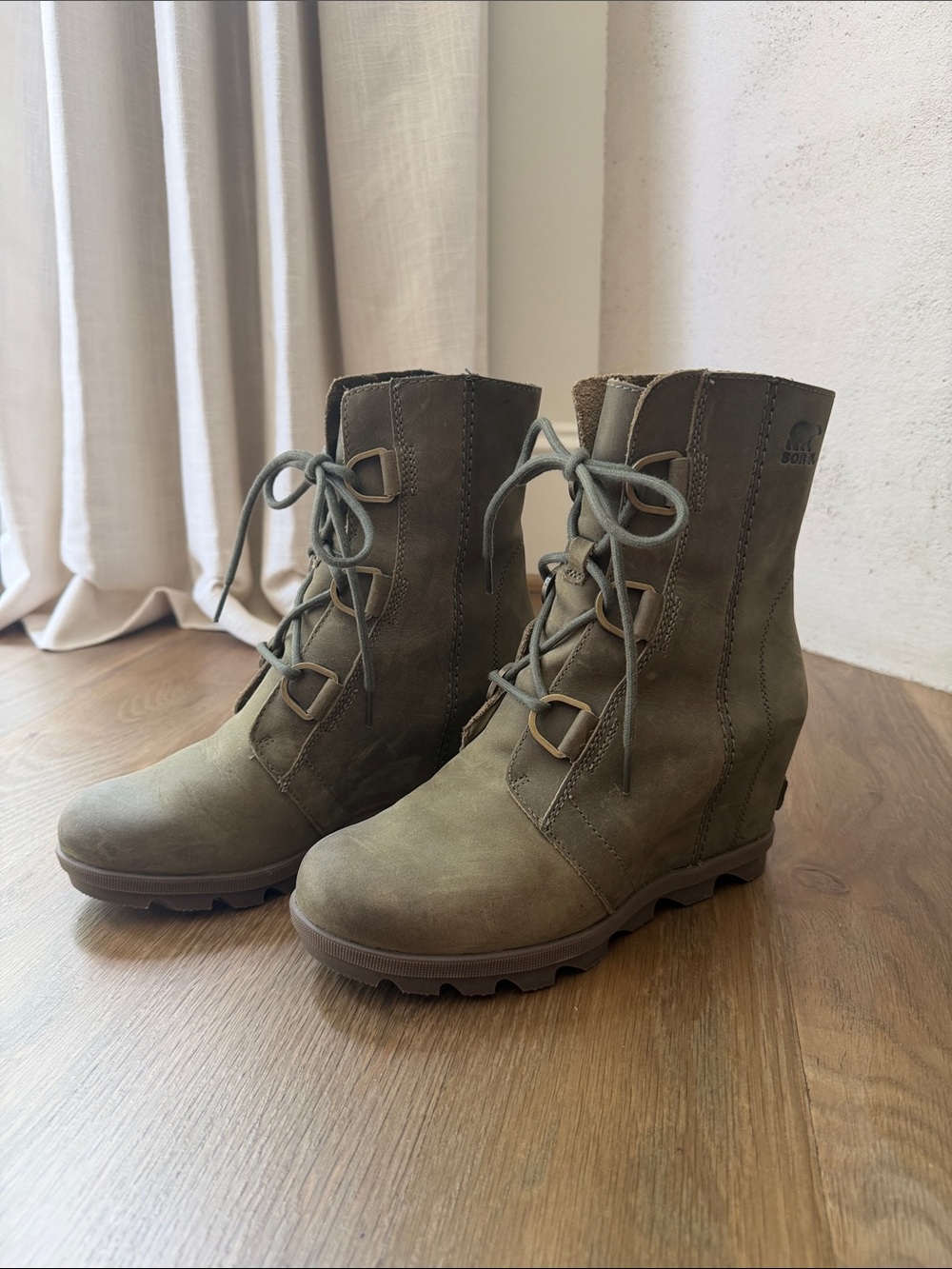 Sorel Olive Lace-Up Women's Wedge Combat Boots